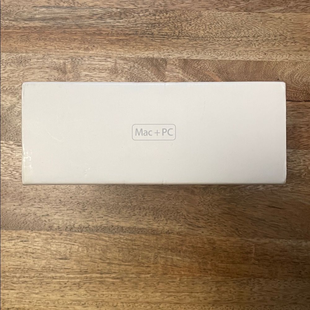Apple AirPort Extreme Wireless Router MD031LL/A - Picture 6 of 7